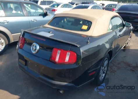 2010 Ford Mustang V6/V6 Premium z USA, uszkodzony, nr VIN 1ZVBP8EN3A5174136